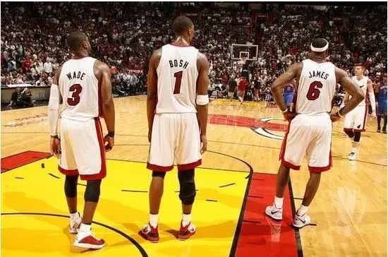 詹姆斯NBA生涯回顾：从天之骄子到伟大球员，10-11赛季总决赛遗憾解析