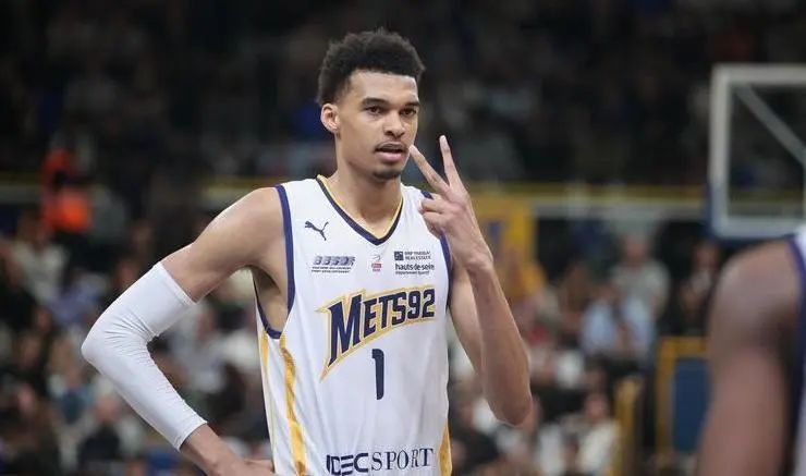 NBA休赛期球队布局：选秀大会成焦点，马刺瞄准文班亚马，波波维奇飞往法国
