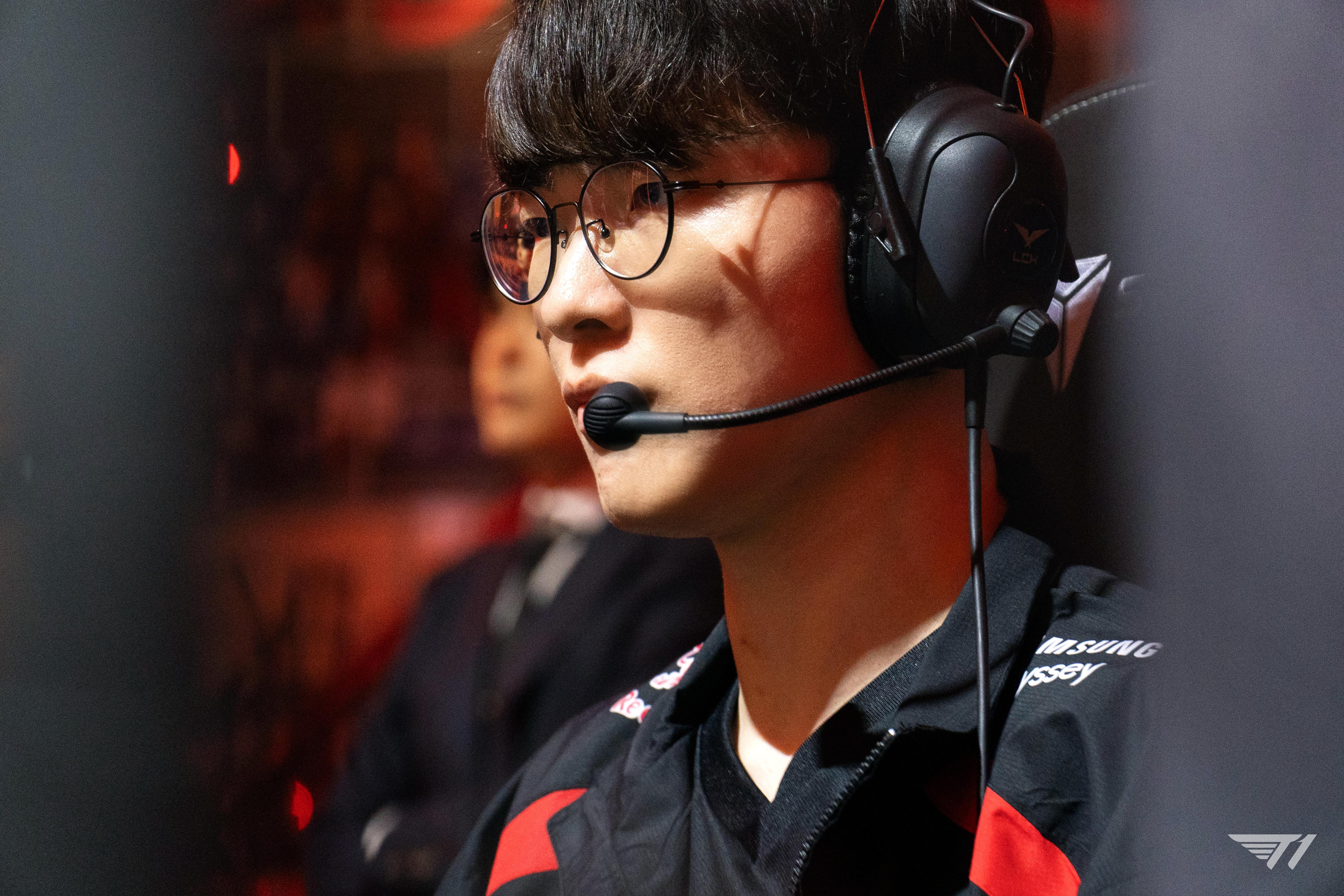 T1战队3比2击败KT锁定LCK四号种子，Faker第9次闯入全球总决赛刷新纪录