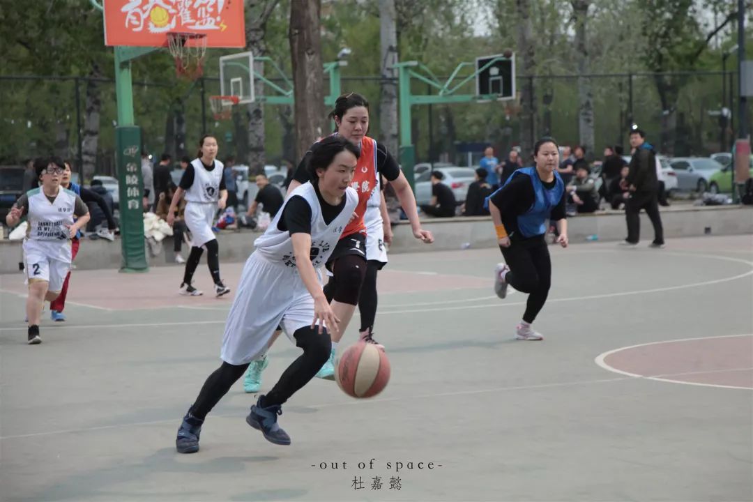 法院女篮憾负历史学院，半决赛鏖战一小时以4分之差惜败