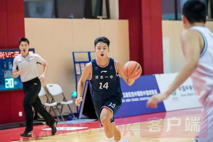济源济水一中男篮晋级全国六强，展现顽强毅力与高水平篮球技术