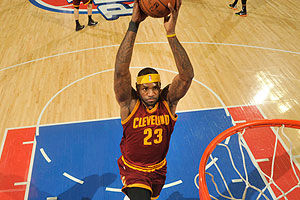 詹皇超越皮蓬成NBA历史助攻最多前锋