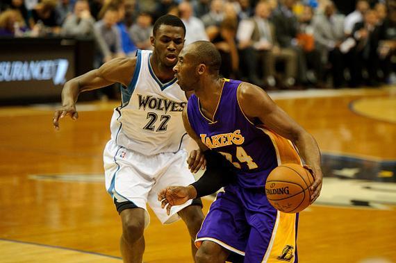 科比与维金斯对决：湖人迎战森林狼，NBA新赛季揭幕战引期待