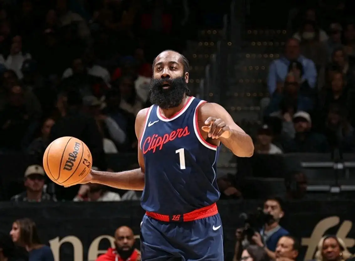 NBA精彩赛事预告：快船主场迎战火箭，哈登缺席或成关键，悬念重重