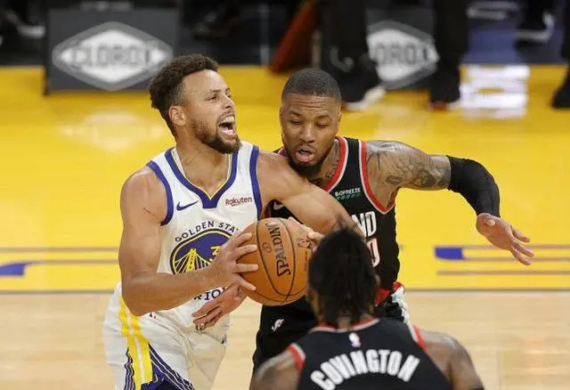 NBA常规赛焦点战：勇士vs开拓者，库里与利拉德顶级控卫对决，开拓者强势开局