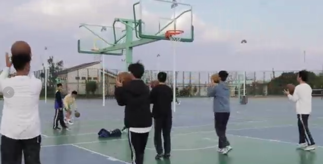 篮球单手肩上投篮专项准备活动_篮球单手肩上投篮口诀_篮球单手肩上投篮视频