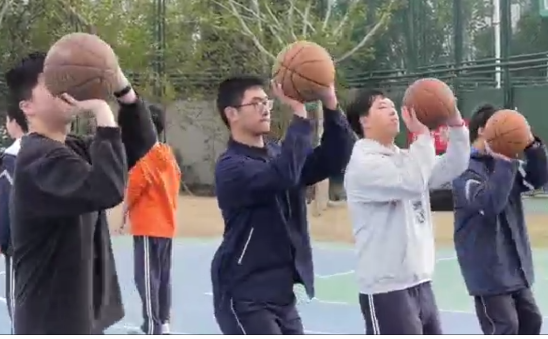 篮球单手肩上投篮口诀_篮球单手肩上投篮专项准备活动_篮球单手肩上投篮视频