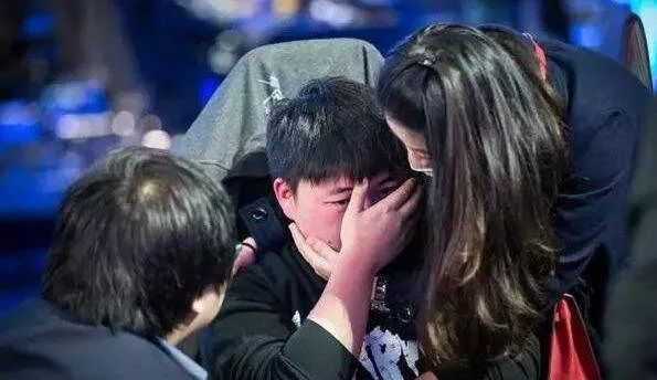 英雄联盟的冠军_lol的冠军是谁_英雄联盟we拿过冠军吗