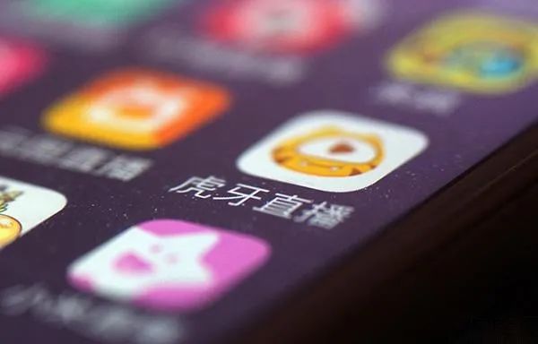 疫情下传统体育赛事受重创，电竞赛事版权迎来黄金期