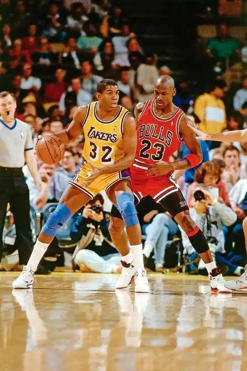 魔术师约翰逊58岁生日快乐：NBA历史第一控卫的辉煌与遗憾