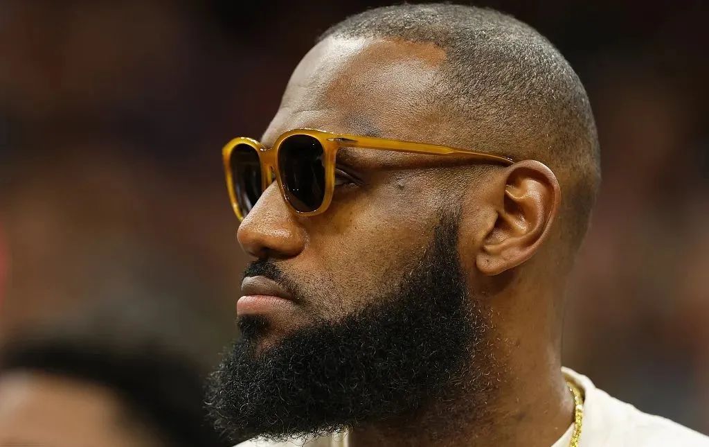 湖人赛季提前结束，詹姆斯创NBA生涯最差战绩，37岁场均30.3分成历史最老得分王