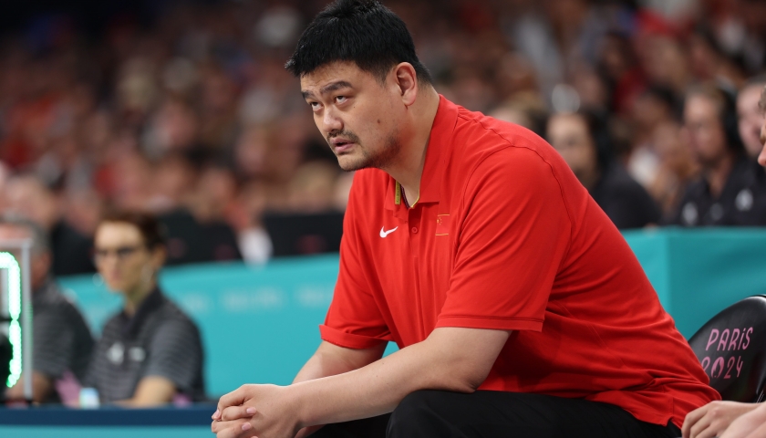 姚明辞去中国篮球协会主席职务，郭振明接任新主席，中国篮球商业化转型之路探讨