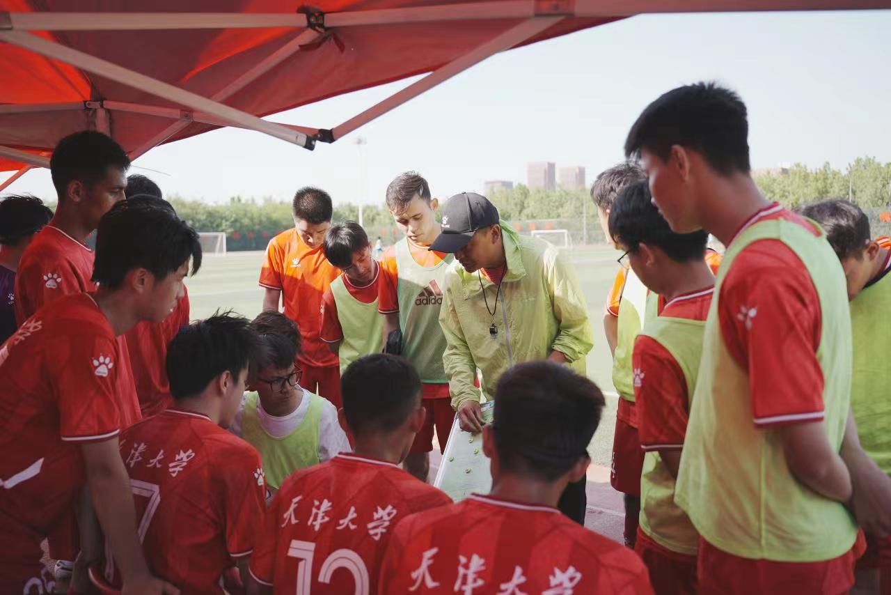 2023年天津市大学生足球与排球比赛：天津大学男女队全胜夺冠