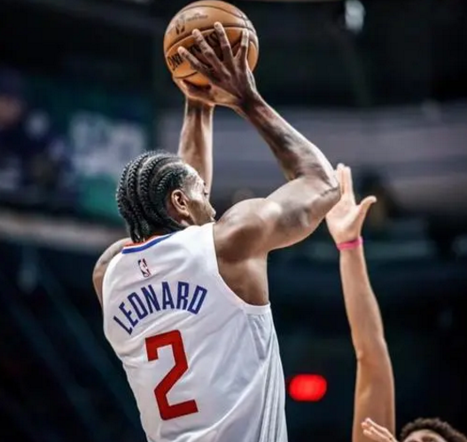 篮球队的电影_最近新出篮球电影 有nba球员的_新出的篮球电影