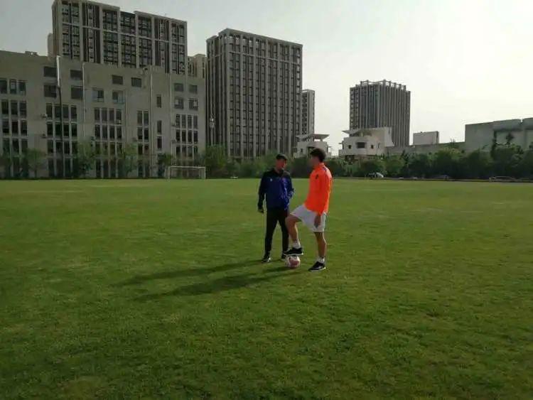 青岛的球员_青岛中能 球员_青岛球队队员名单