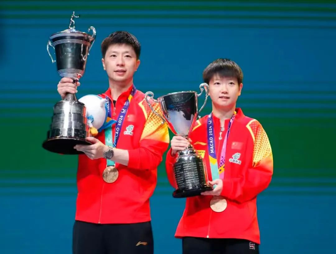 2024年国际乒联世界杯澳门站：孙颖莎险胜王曼昱首夺女单冠军，马龙三度封王