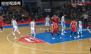 篮球比赛犯规累计_篮球比赛中累积犯规_篮球犯规累计