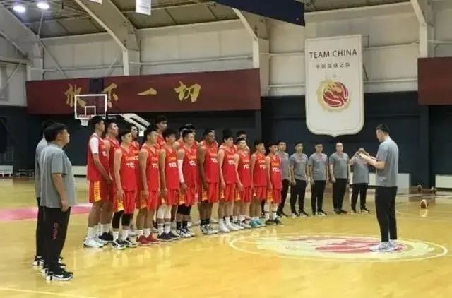中国男篮新一届集训名单公布：24名年轻球员备战2023世界杯和2024奥运会