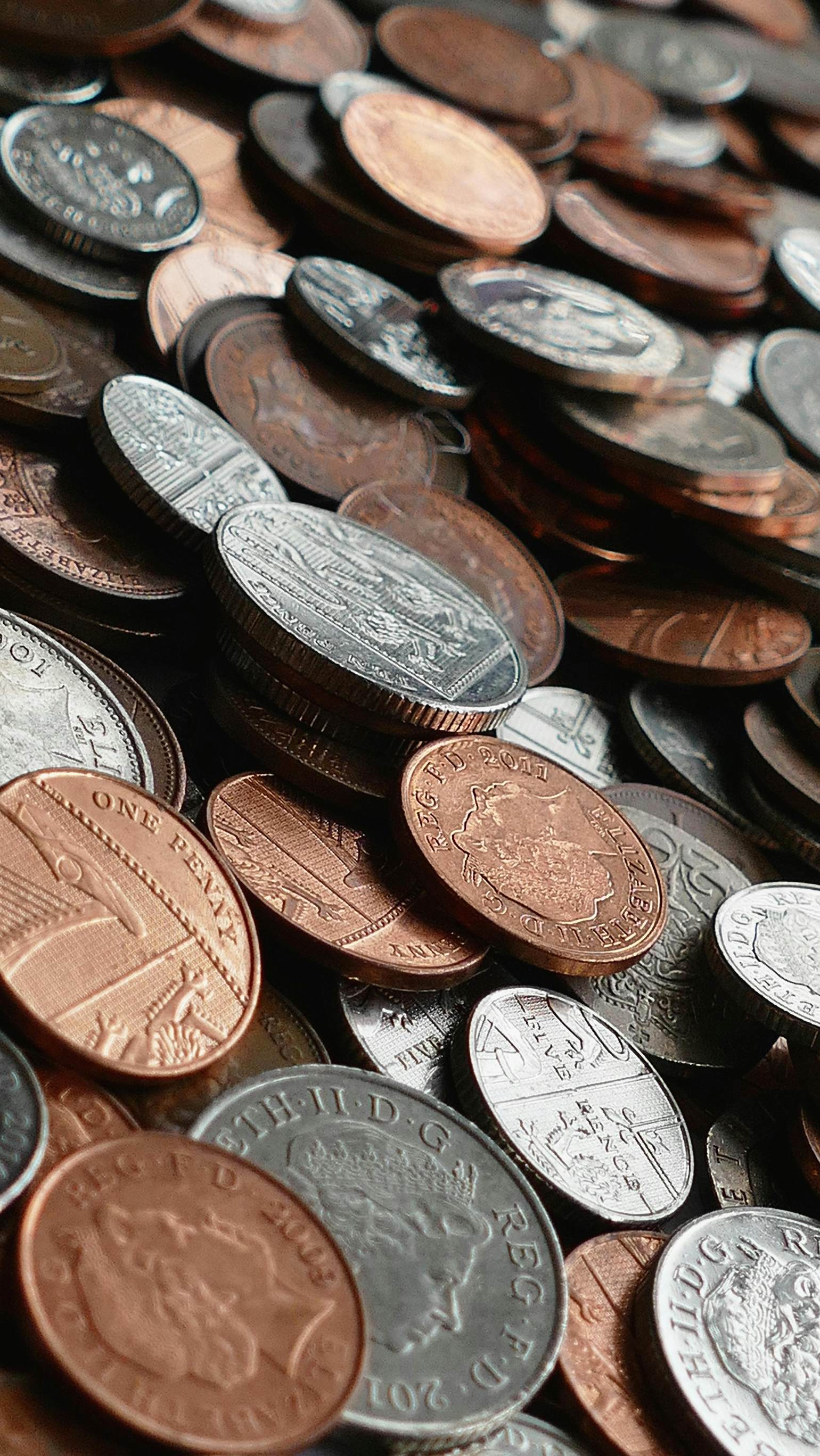美盘黄金市场的独特之处与投资策略：交易活跃度、资金流动及国际政治影响