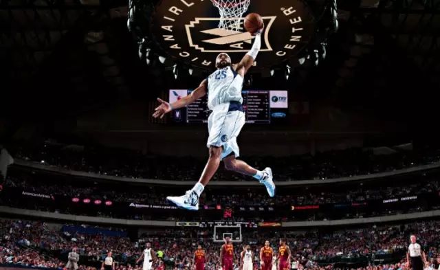 nba底线球战术_篮球发底线球战术视频_篮球底线球发球规则