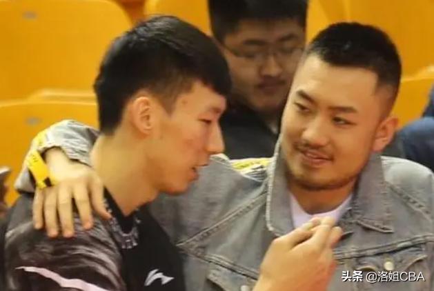CBA休赛期重磅交易：王哲林加盟上海队与周琦赴澳打球全解析