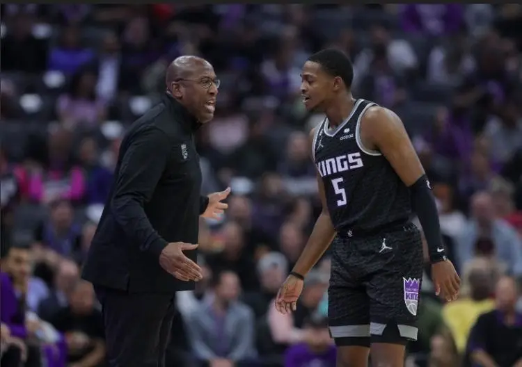 NBA最佳教练奖成下课魔咒？迈克-布朗被解雇引发热议