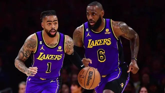 NBA常规赛收官战：勇士56分大胜开拓者，季后赛对阵全部确定