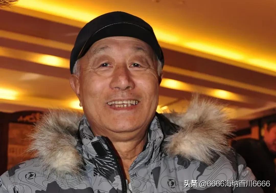 明星足球队员_足球队明星人是谁啊_明星足球队是那些人
