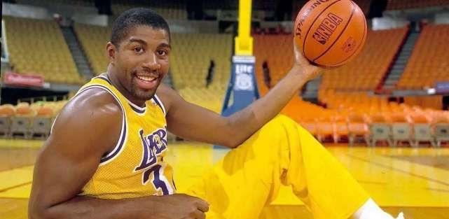 揭秘魔术师约翰逊感染艾滋病原因：NBA球星背后的诱惑与挑战