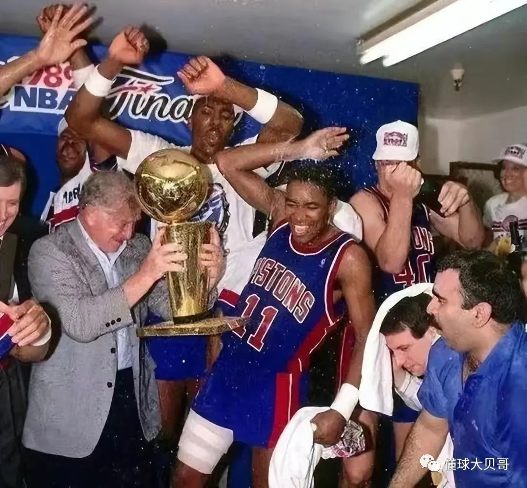 nba大卫韦斯特要转战中国吗_大卫韦斯特上赛季在那队_大卫韦斯特打什么位置