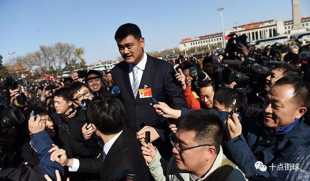 nba街球后卫_街头篮球后卫投篮手法_街头篮球得分后卫角色