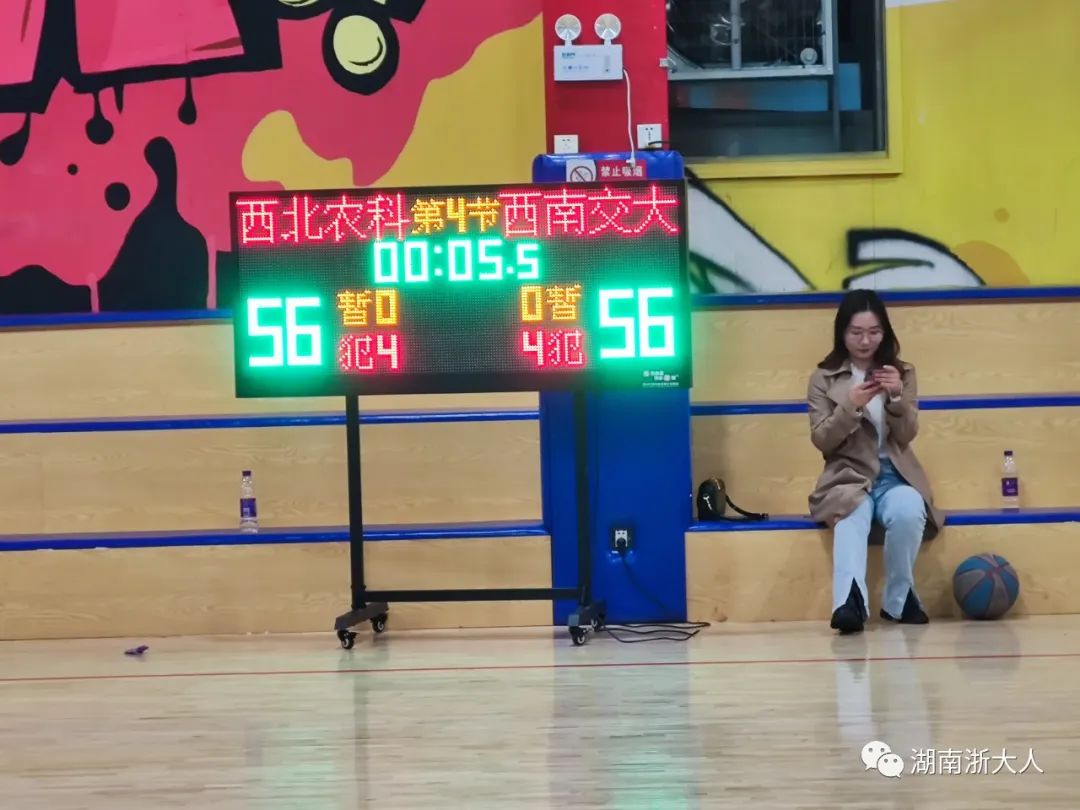 正常比赛篮球是几号球_正规篮球号数_比赛的篮球是几号球