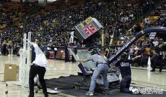 奥尼尔扣碎篮板惊险瞬间：325磅巨无霸如何成为篮筐噩梦？