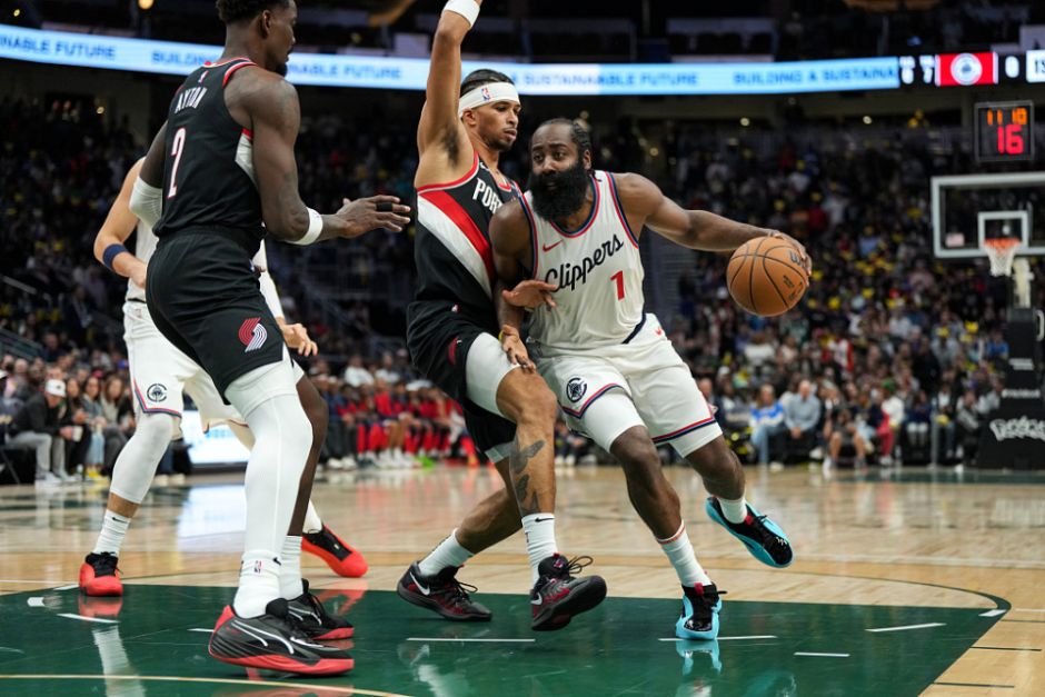 NBA季前赛快船队最新阵容名单曝光：哈登领衔，小卡缺席下泰伦·卢展现调度能力