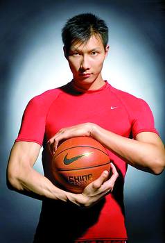 易建联NBA去向成谜，金州勇士队考察或成关键转折点