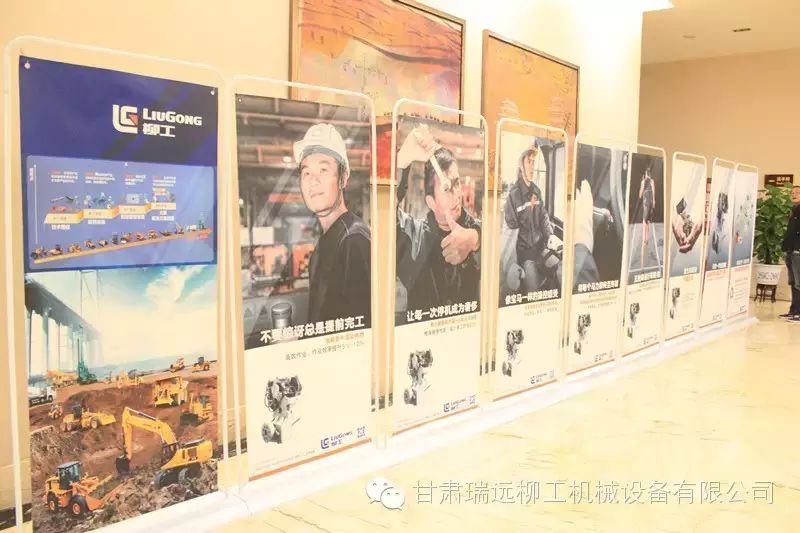 挖掘机投篮挑战不可能_挖掘机投篮球视频_投篮机比赛视频