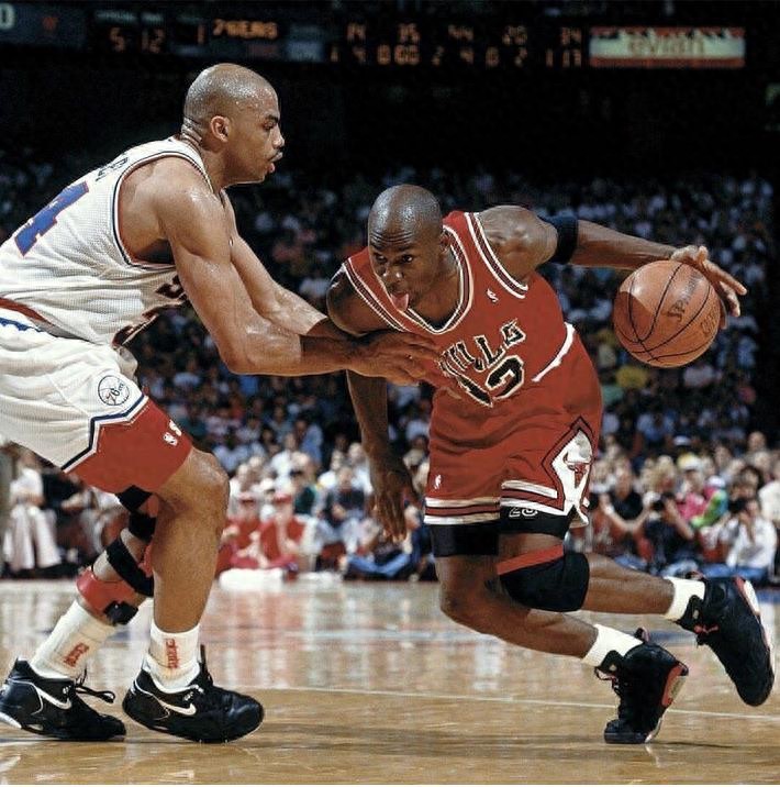 NBA历史上统治时代的球员：乔丹与拉塞尔的传奇统治与无冕之王的悲剧