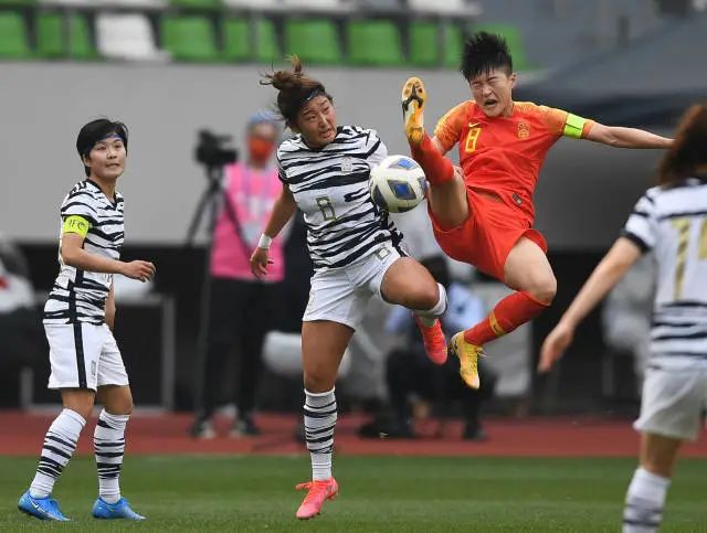 中国女足4比3逆转韩国队，王霜关键助攻加绝杀助球队晋级东京奥运会决赛圈