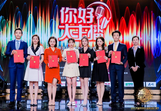 lol比赛女主持人_英雄联盟lpl赛事女主持人_英雄联盟联赛女主持人