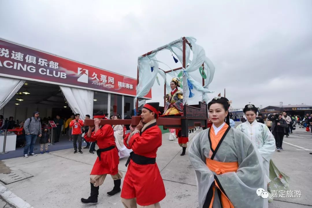 刘易斯汉密尔顿经典比赛_刘易斯汉密尔顿分站冠军_刘易斯·汉密尔顿第一次拿冠军是什么时候