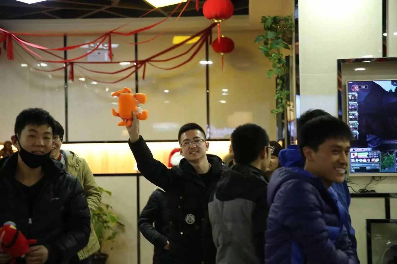 英雄联盟比赛暂停是怎么回事_英雄联盟比赛出现bug怎么办_英雄联盟比赛显示器