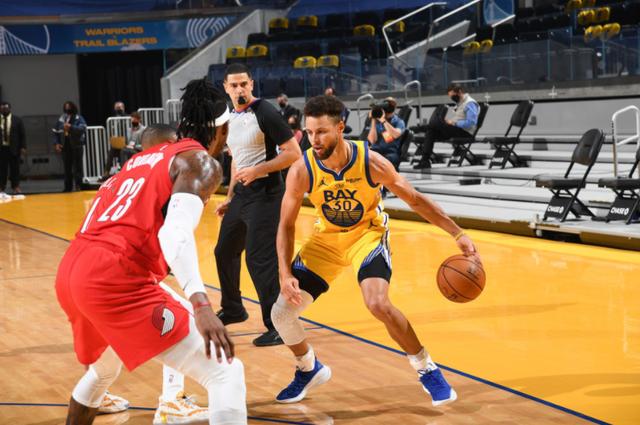 库里职业生涯最高分62分创纪录，回顾他对阵NBA各队最高得分表现