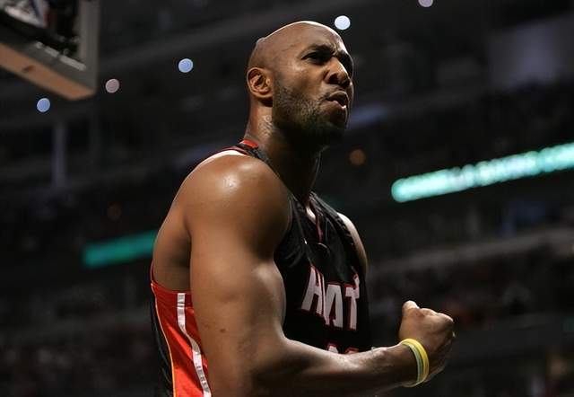 nba盖帽次数排行榜_nba历史盖帽王次数_nba史上谁获得盖帽王的次数最多
