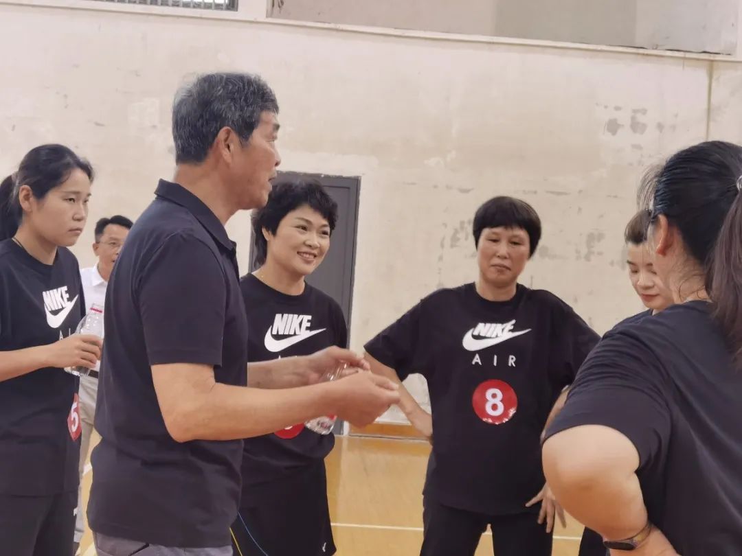气排球正规比赛用球_排球专用气球比赛规则_气排球比赛专用球