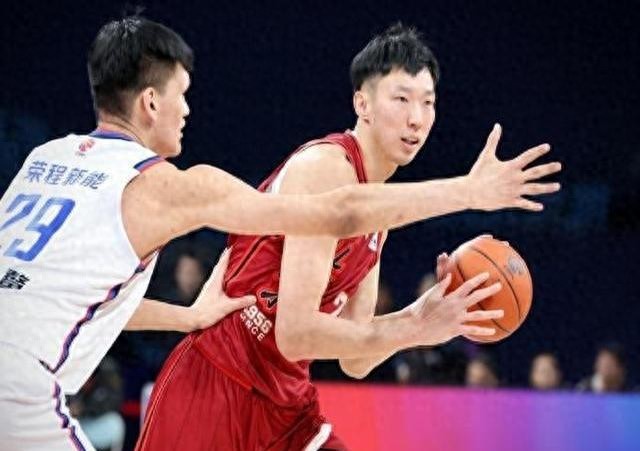 2025年广东宏远男篮与周琦:去留、缺阵及阵容调整的故事