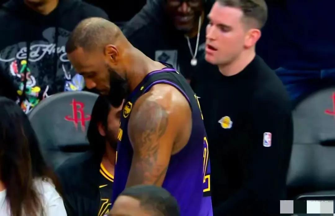 14-15赛季nba常规赛 火箭vs湖人_湖人终结火箭14连胜_火箭湖人本赛季