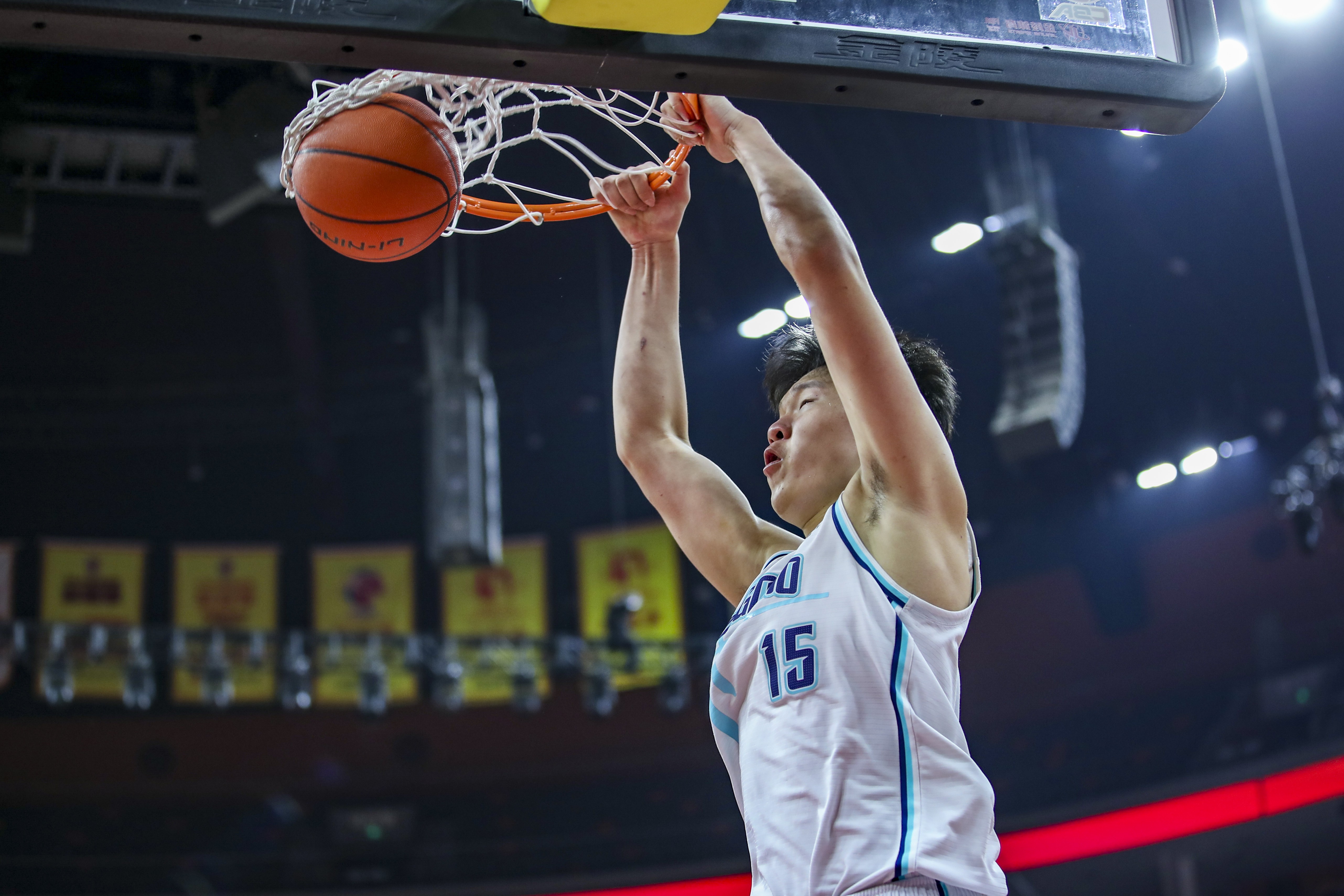 杨瀚森签约Klutch Sports与詹姆斯成同事 冲击NBA选秀