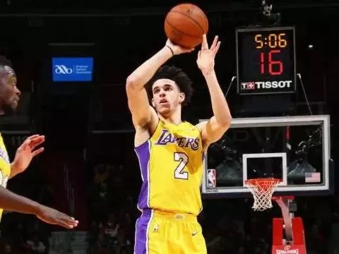 nba制造犯规比较厉害的_制造进攻犯规_nba制造犯规最强的人