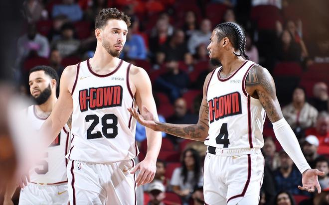 NBA西部NBA杯半决赛：火箭队与雷霆队激烈对决，意志力与赢球欲望的较量