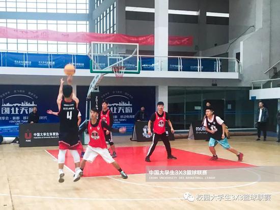 篮球犯规累计_篮球比赛中累积犯规_篮球累计犯规f什么意思